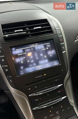 Седан Lincoln MKZ 2013 в 