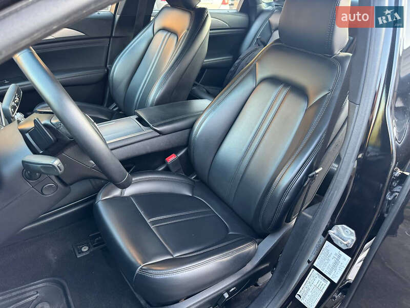 Седан Lincoln MKZ 2019 в Киеве