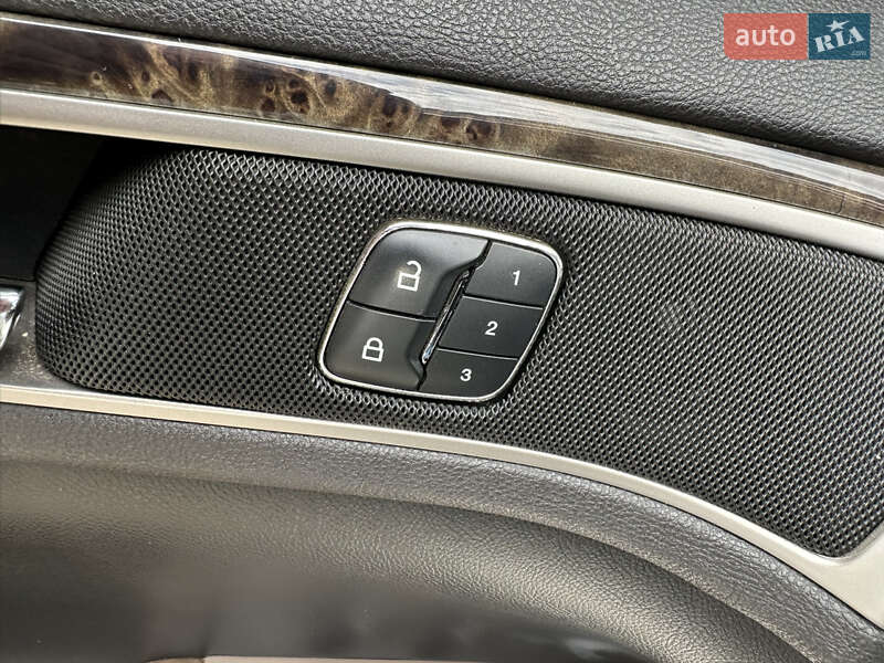 Седан Lincoln MKZ 2012 в Кременчуці