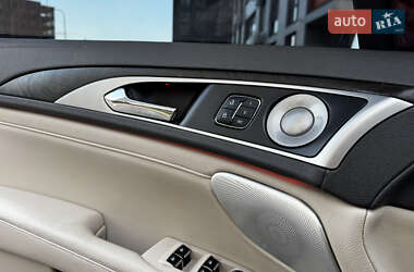 Седан Lincoln MKZ 2020 в 