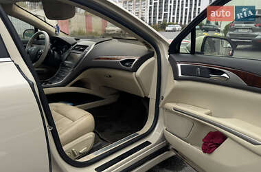 Седан Lincoln MKZ 2014 в 