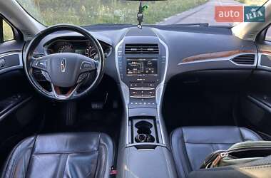 Седан Lincoln MKZ 2015 в 