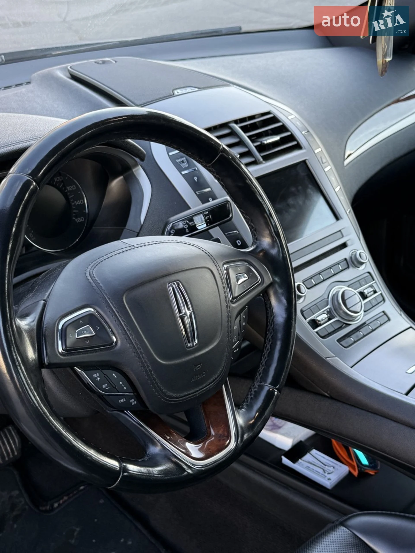2020 Lincoln MKZ - мініатюра 26