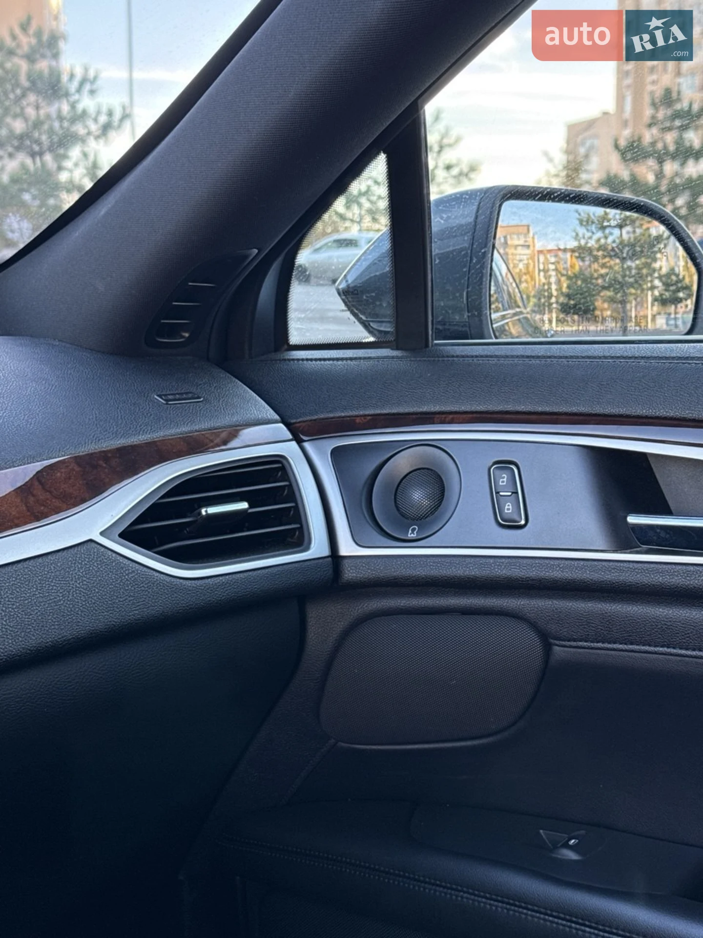 2020 Lincoln MKZ - мініатюра 29