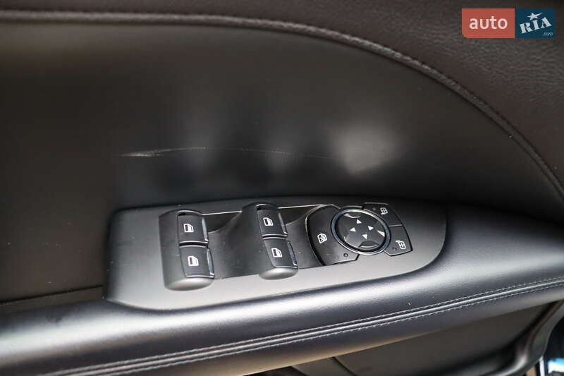 Седан Lincoln MKZ 2016 в Львові