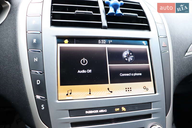 Седан Lincoln MKZ 2016 в Львові