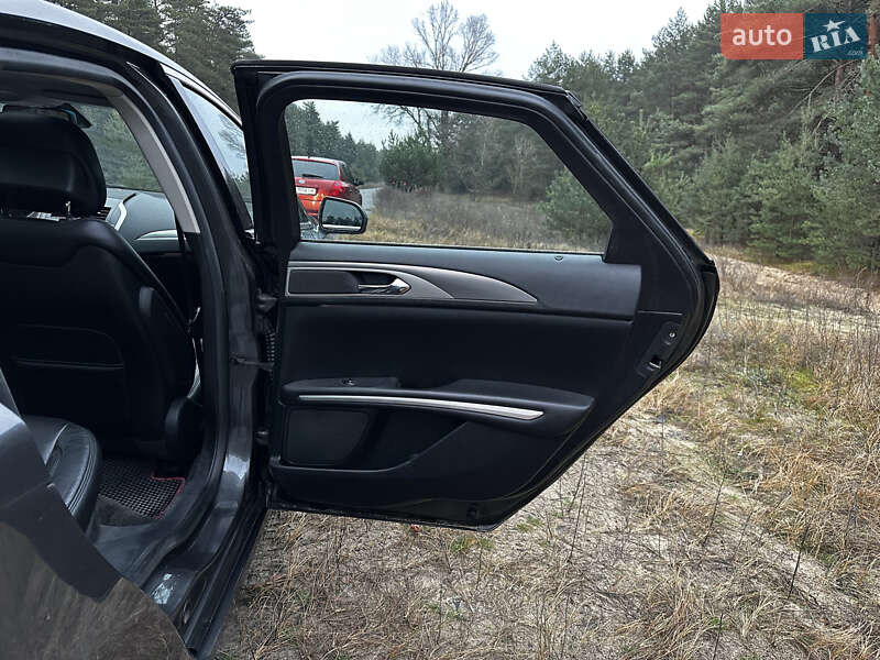 Седан Lincoln MKZ 2015 в Кременчуці