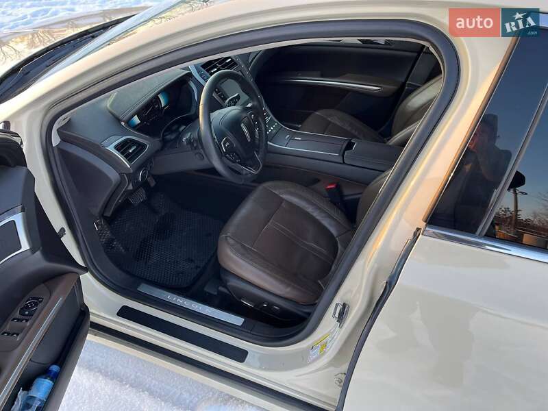 Седан Lincoln MKZ 2013 в Виннице