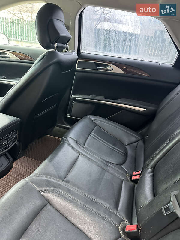 Седан Lincoln MKZ 2015 в Миргороде