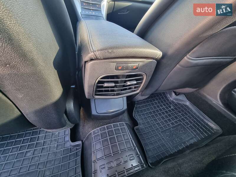 Седан Lincoln MKZ 2015 в Чернигове