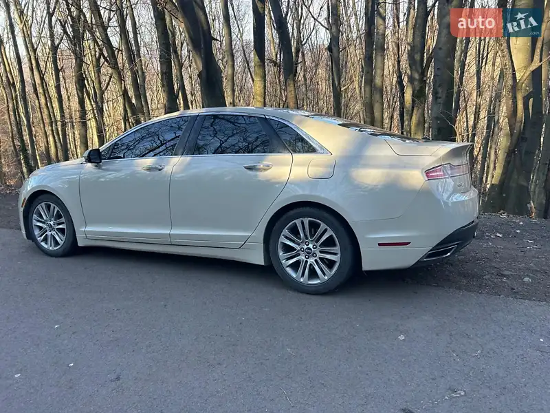 Lincoln MKZ 2014