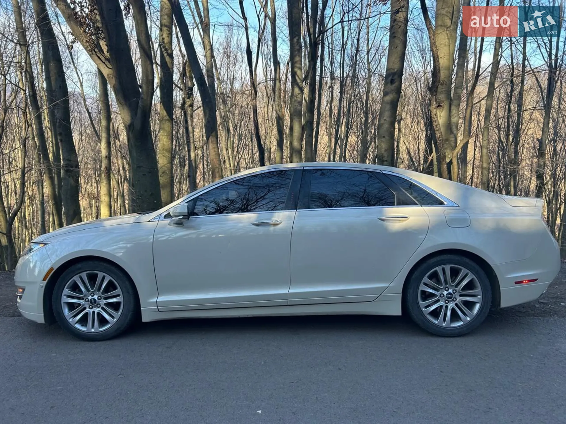 2014 Lincoln MKZ - мініатюра 3