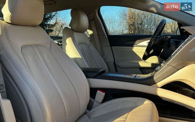 Седан Lincoln MKZ 2016 в Львове