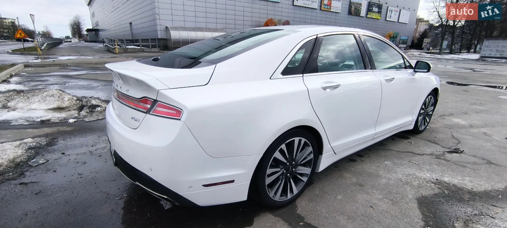 2019 Lincoln MKZ - мініатюра 8