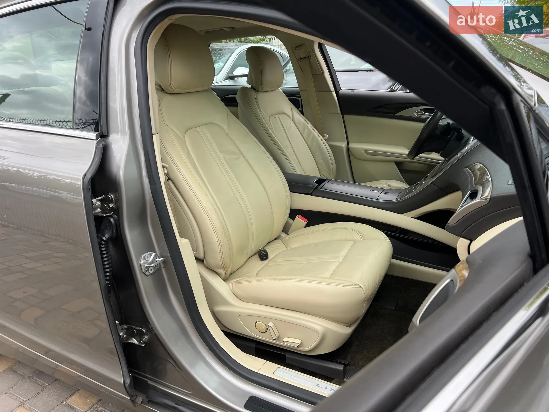 2015 Lincoln MKZ - мініатюра 2