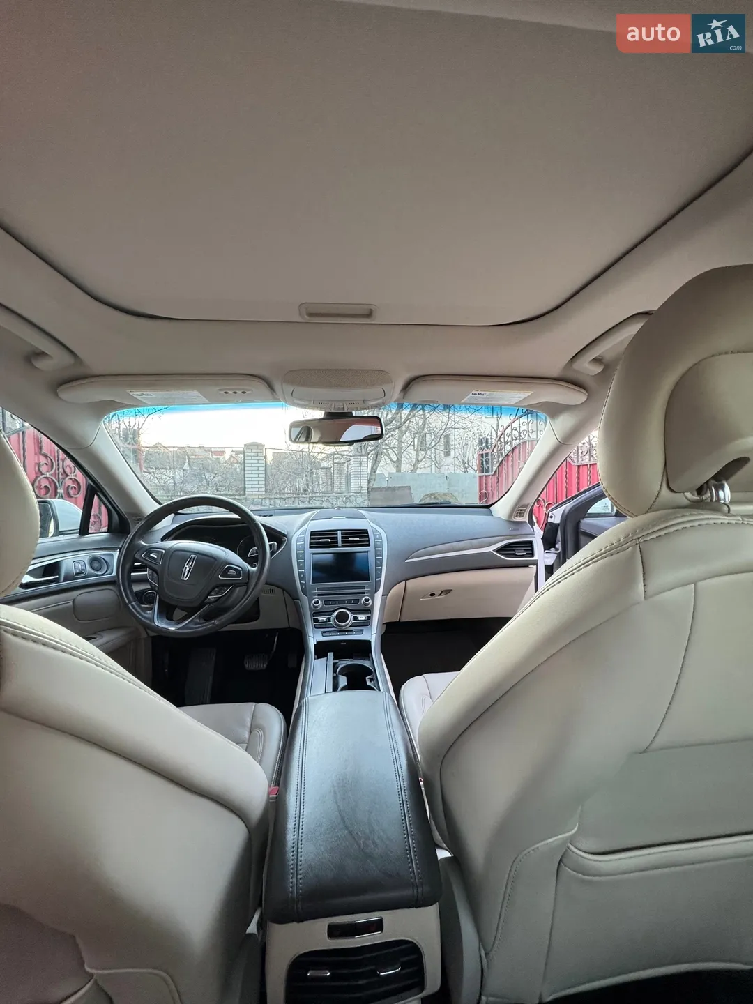 2019 Lincoln MKZ - мініатюра 24