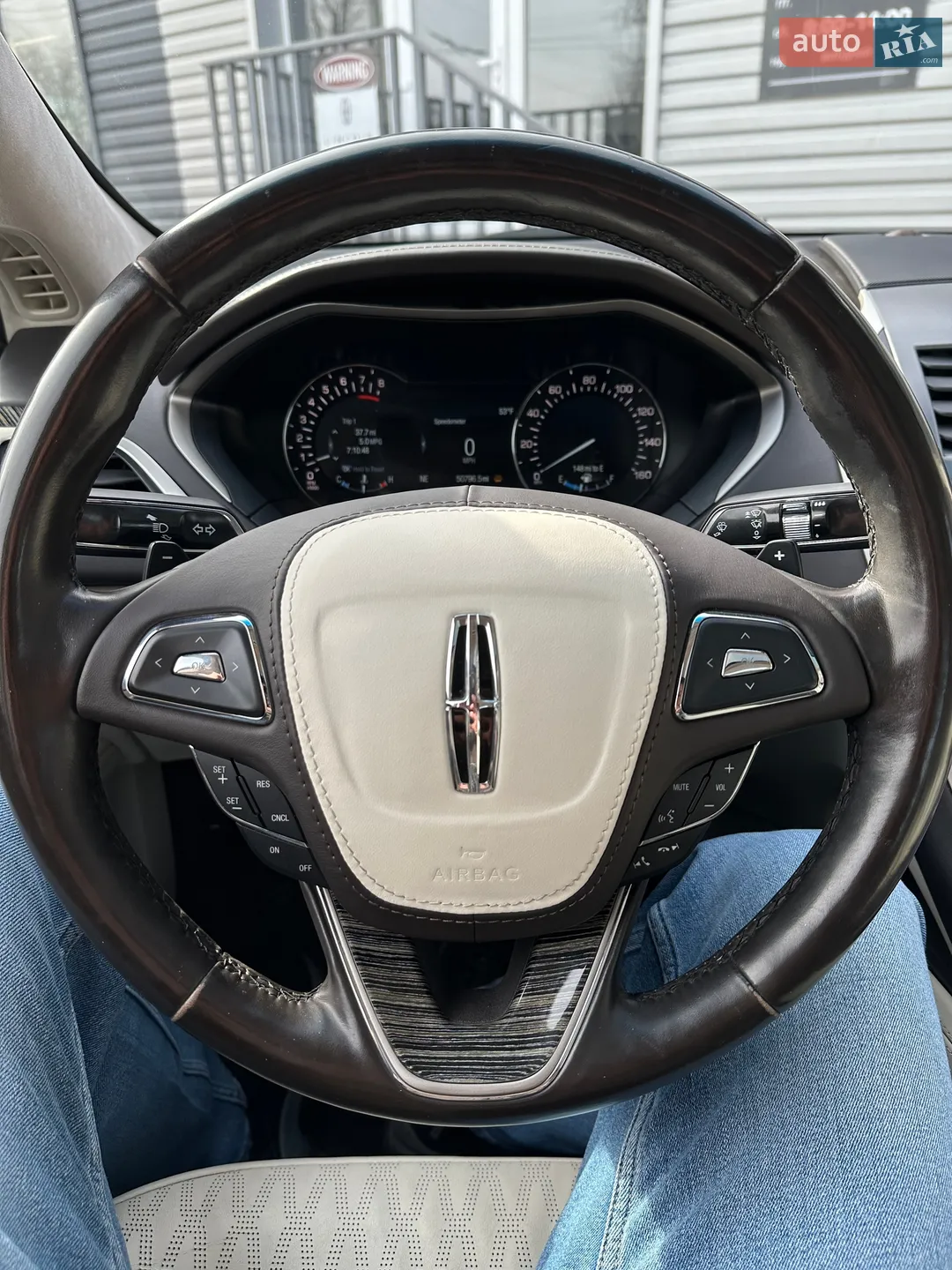 2017 Lincoln MKZ - мініатюра 28
