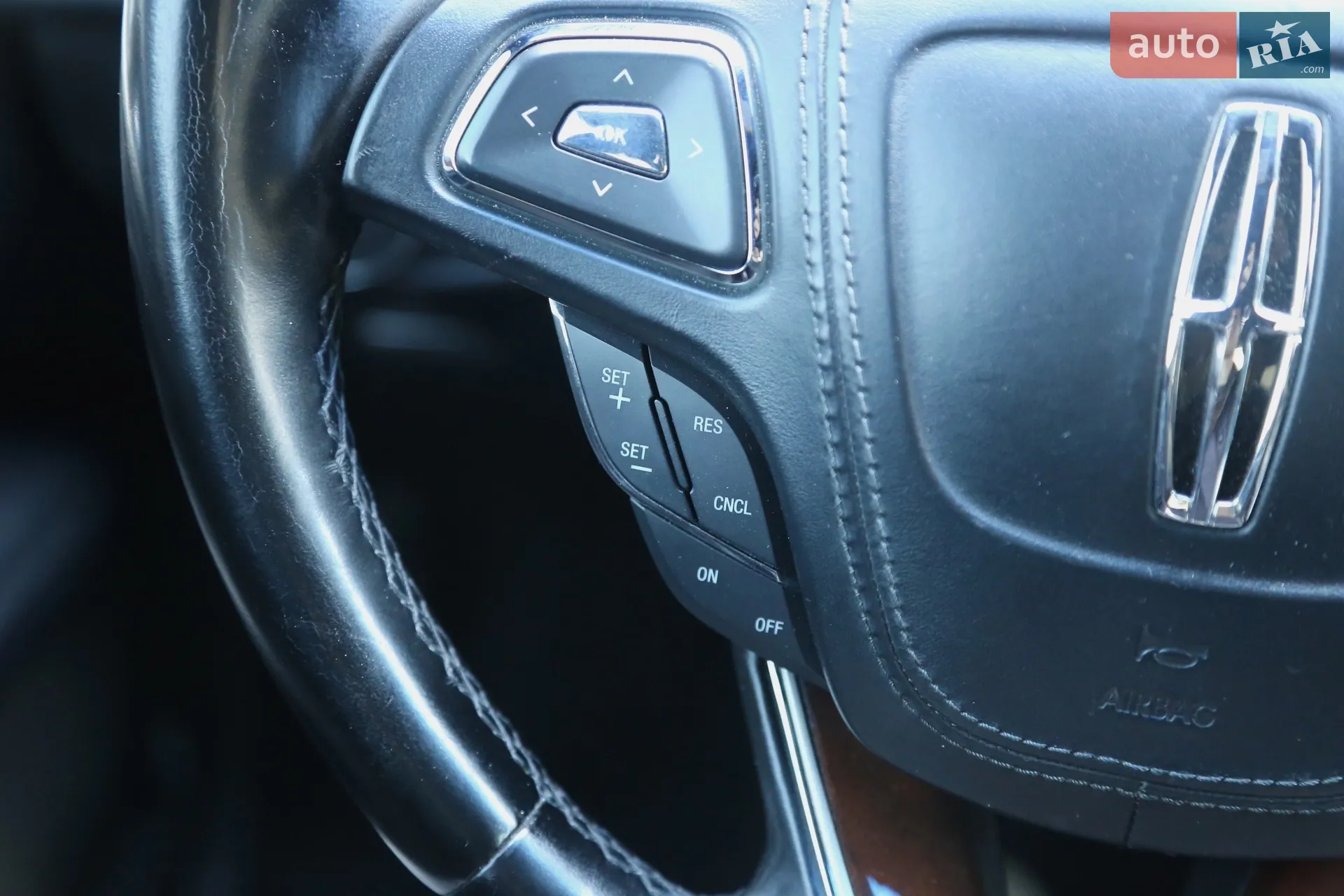 2016 Lincoln MKZ - мініатюра 17