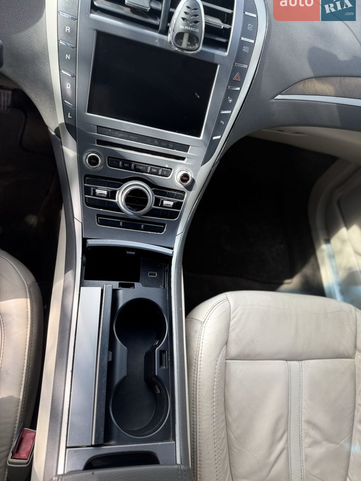 2016 Lincoln MKZ - мініатюра 8