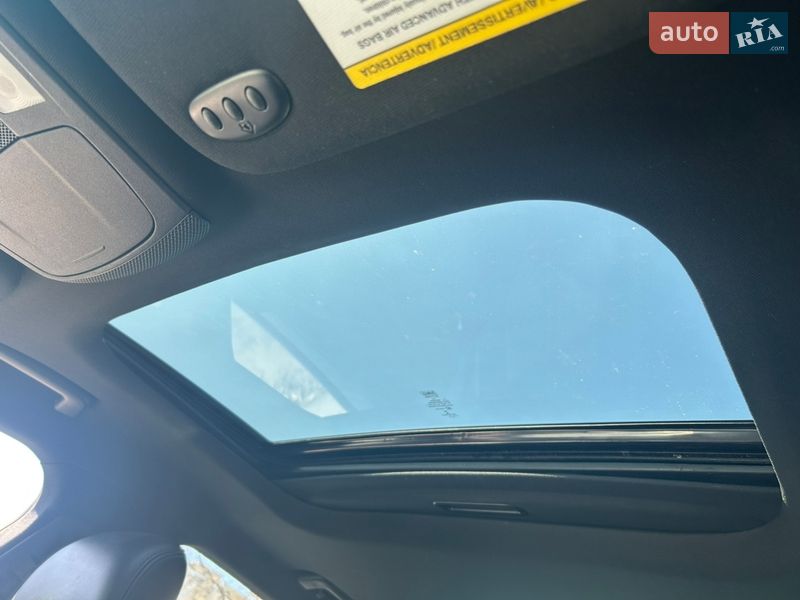 Седан Lincoln MKZ 2019 в Киеве