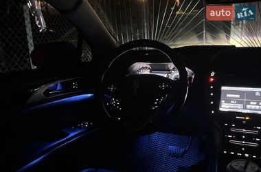 Седан Lincoln MKZ 2016 в Львові