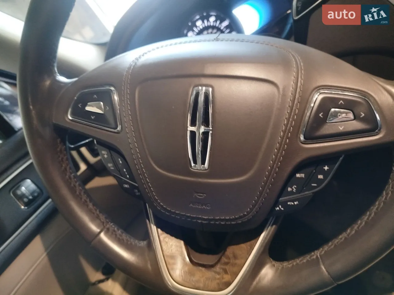 2016 Lincoln MKZ - мініатюра 36