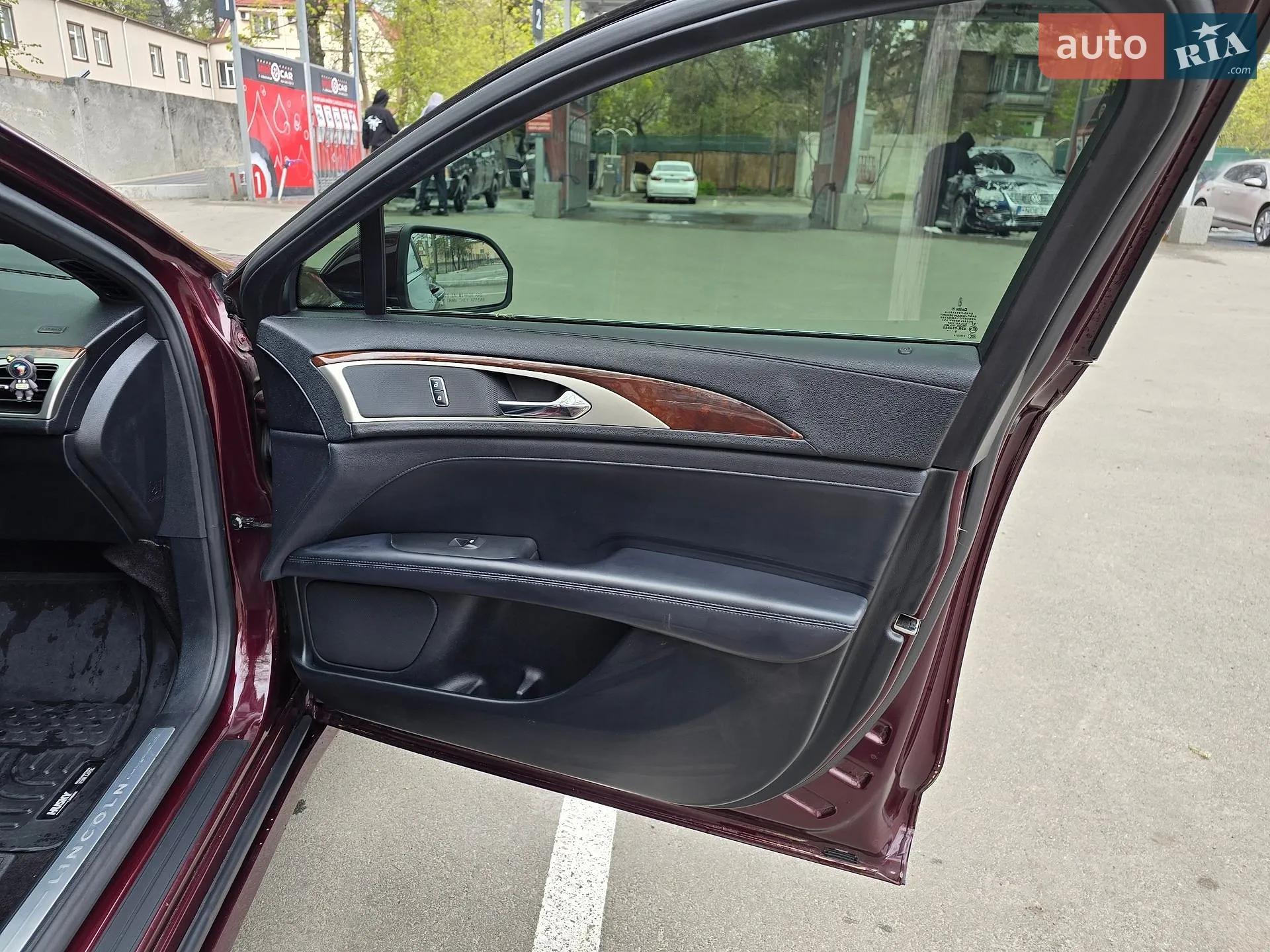 2016 Lincoln MKZ - мініатюра 14
