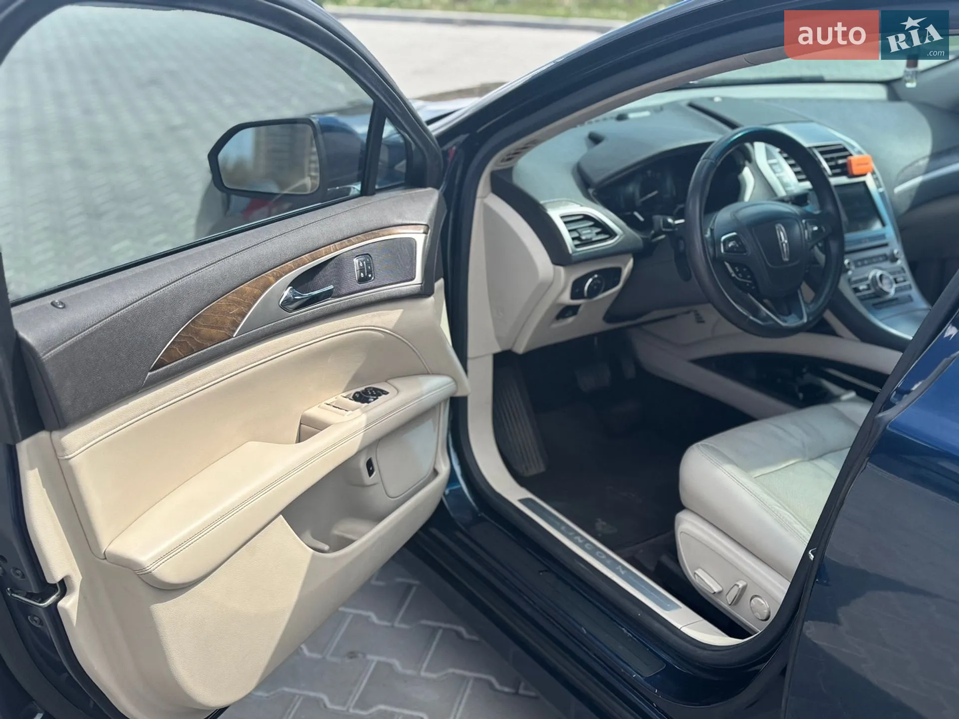 2016 Lincoln MKZ - мініатюра 18