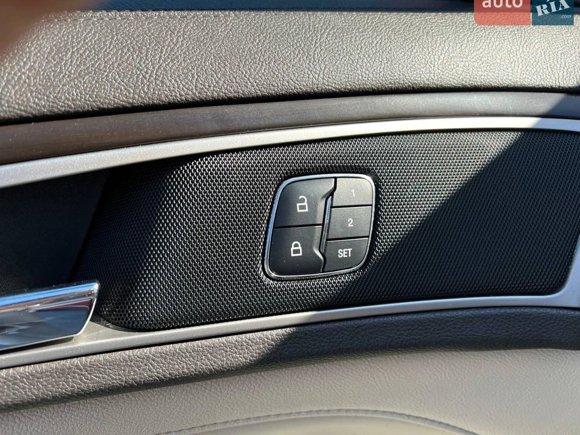 2017 Lincoln MKZ - мініатюра 19