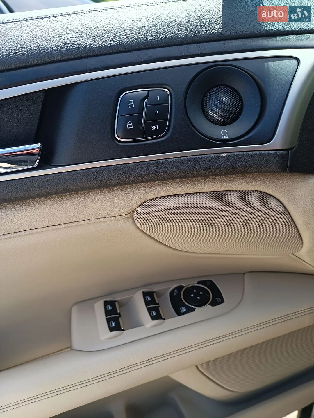 2017 Lincoln MKZ - мініатюра 24