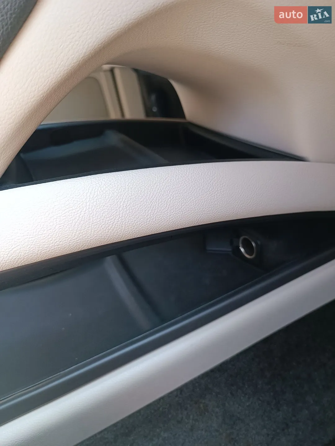 2017 Lincoln MKZ - мініатюра 43