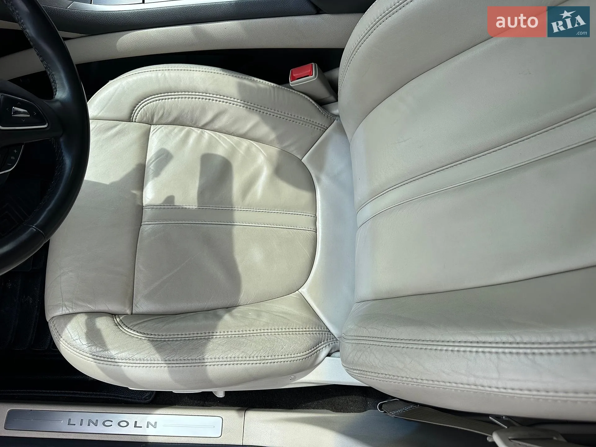 2016 Lincoln MKZ - мініатюра 38