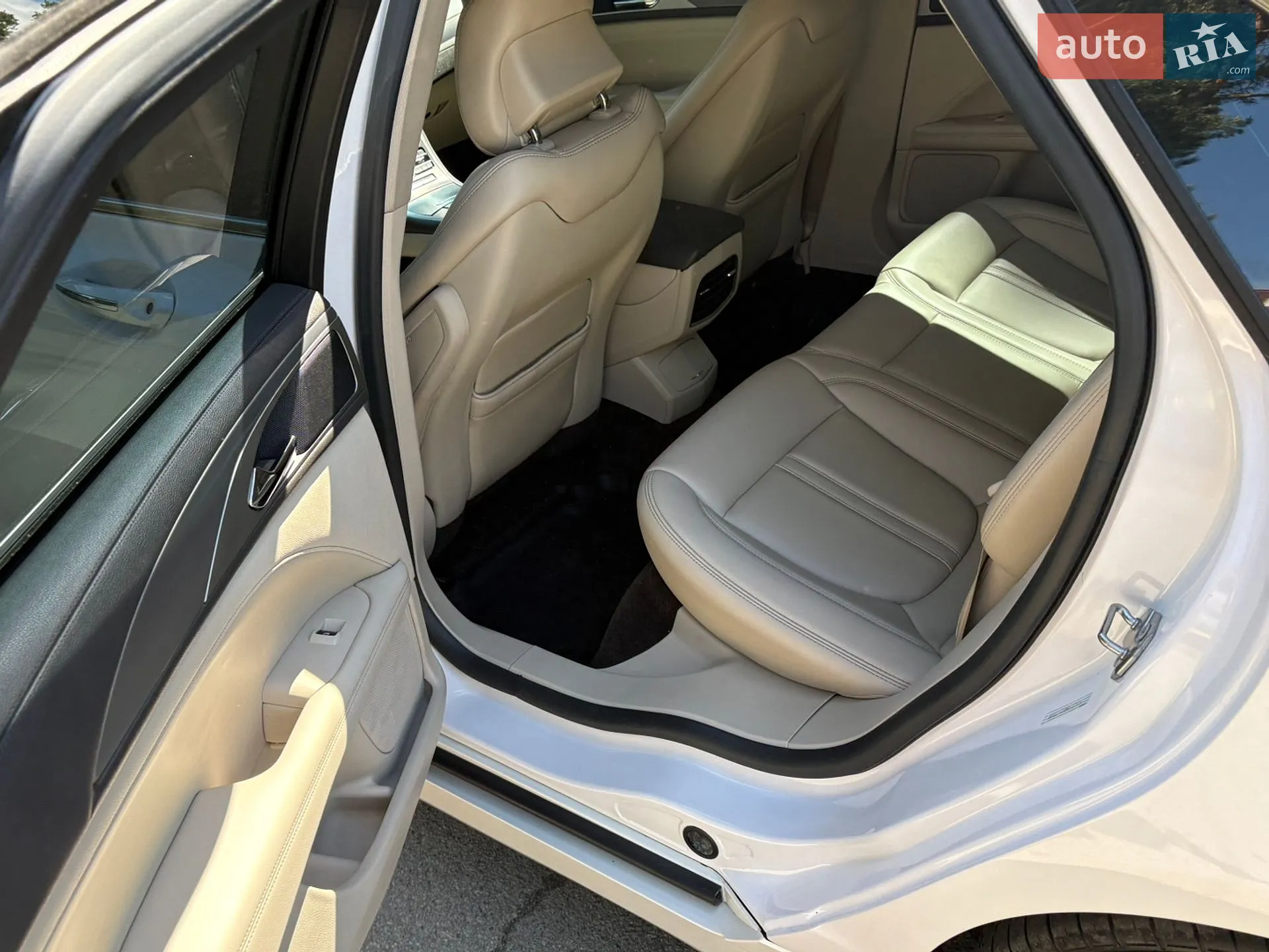2017 Lincoln MKZ - мініатюра 12