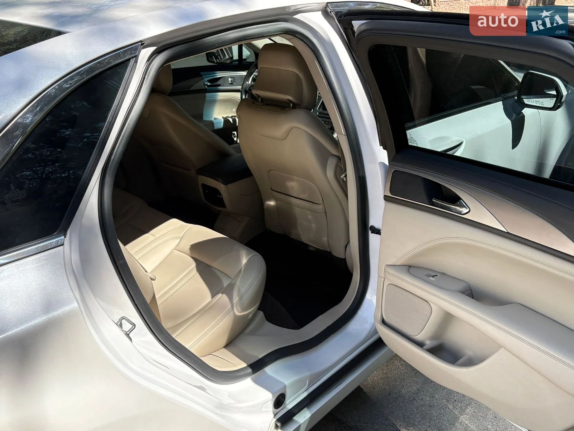 2017 Lincoln MKZ - мініатюра 14