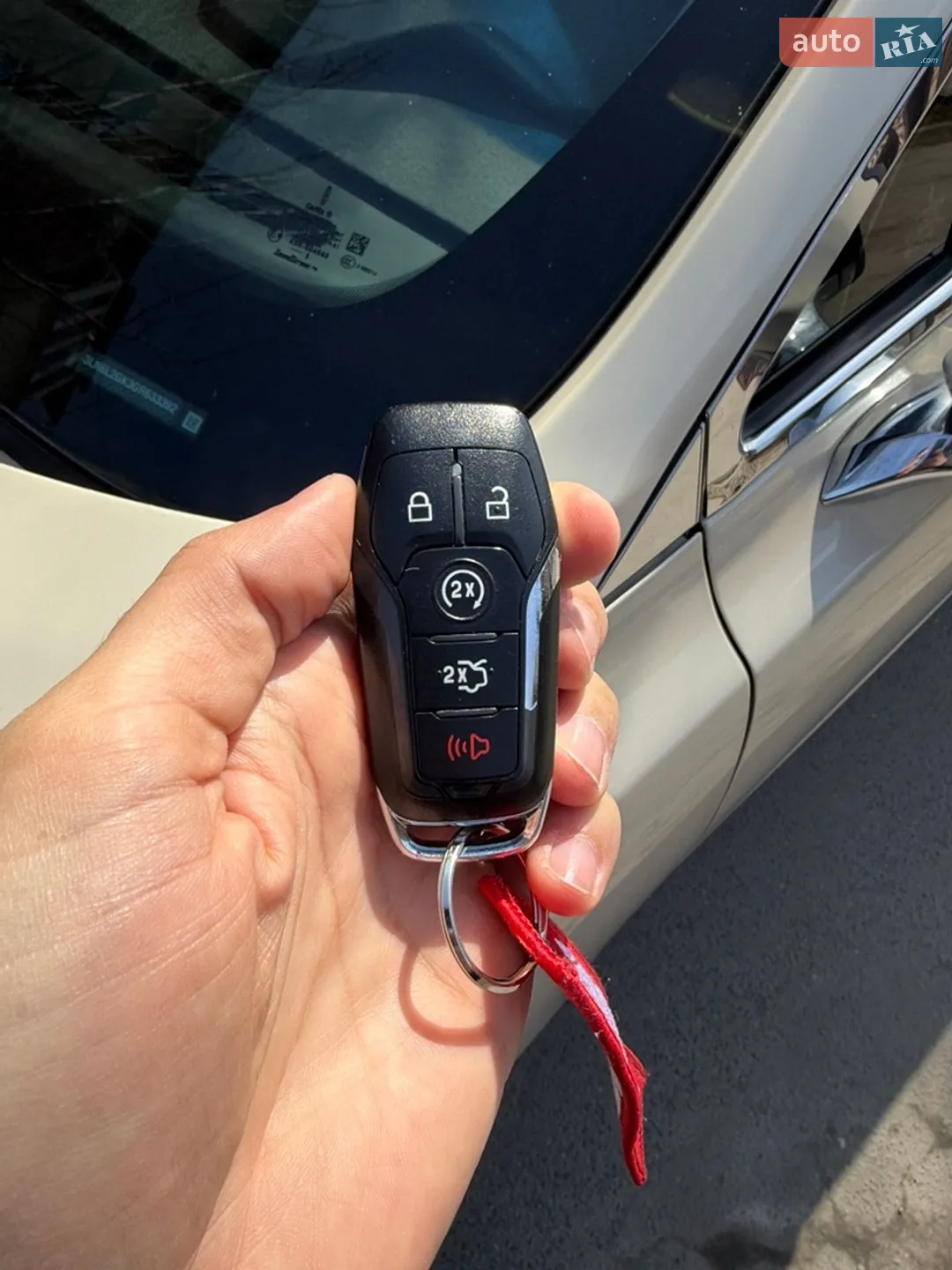 2016 Lincoln MKZ - мініатюра 61
