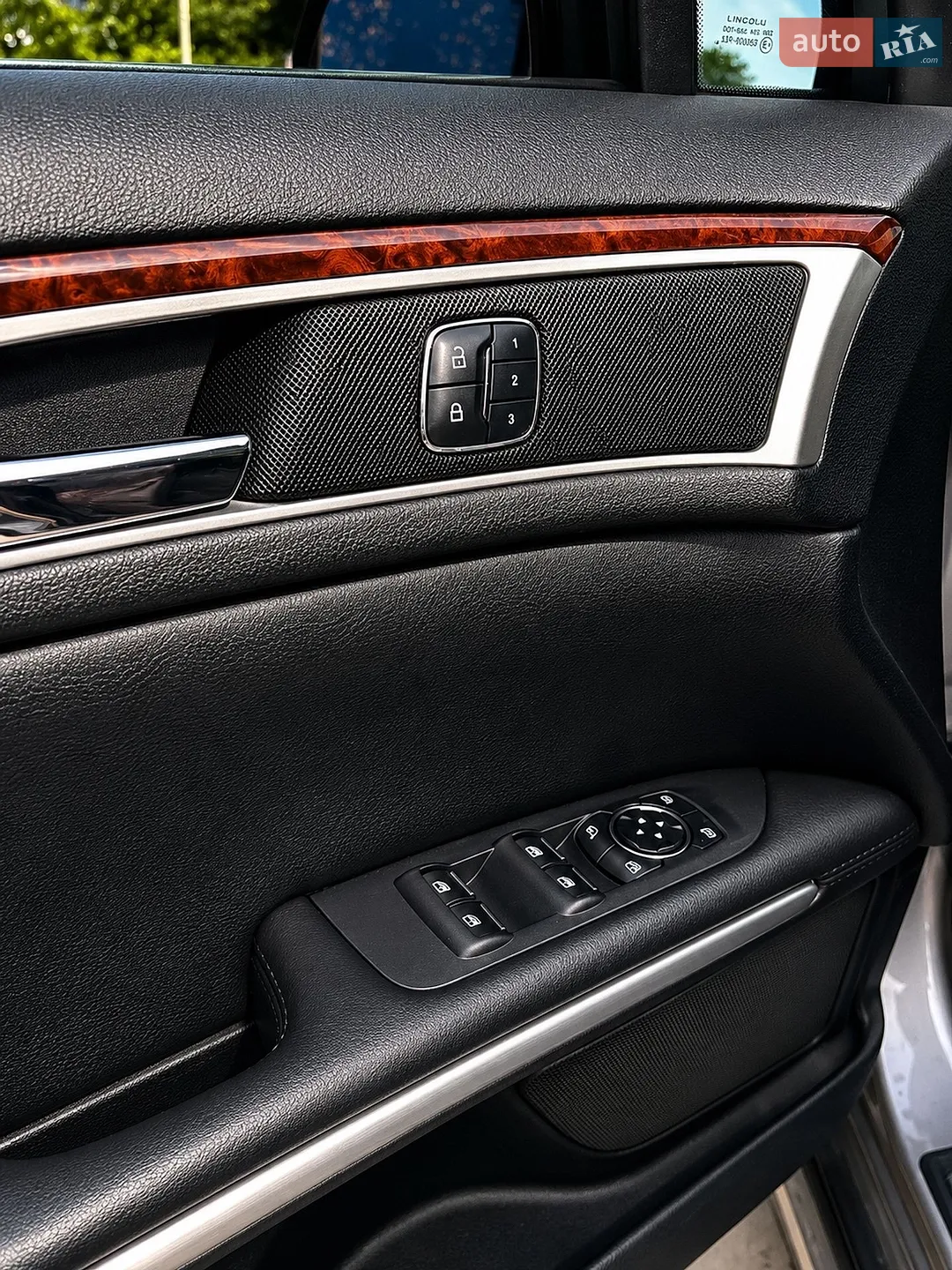 2015 Lincoln MKZ - мініатюра 11