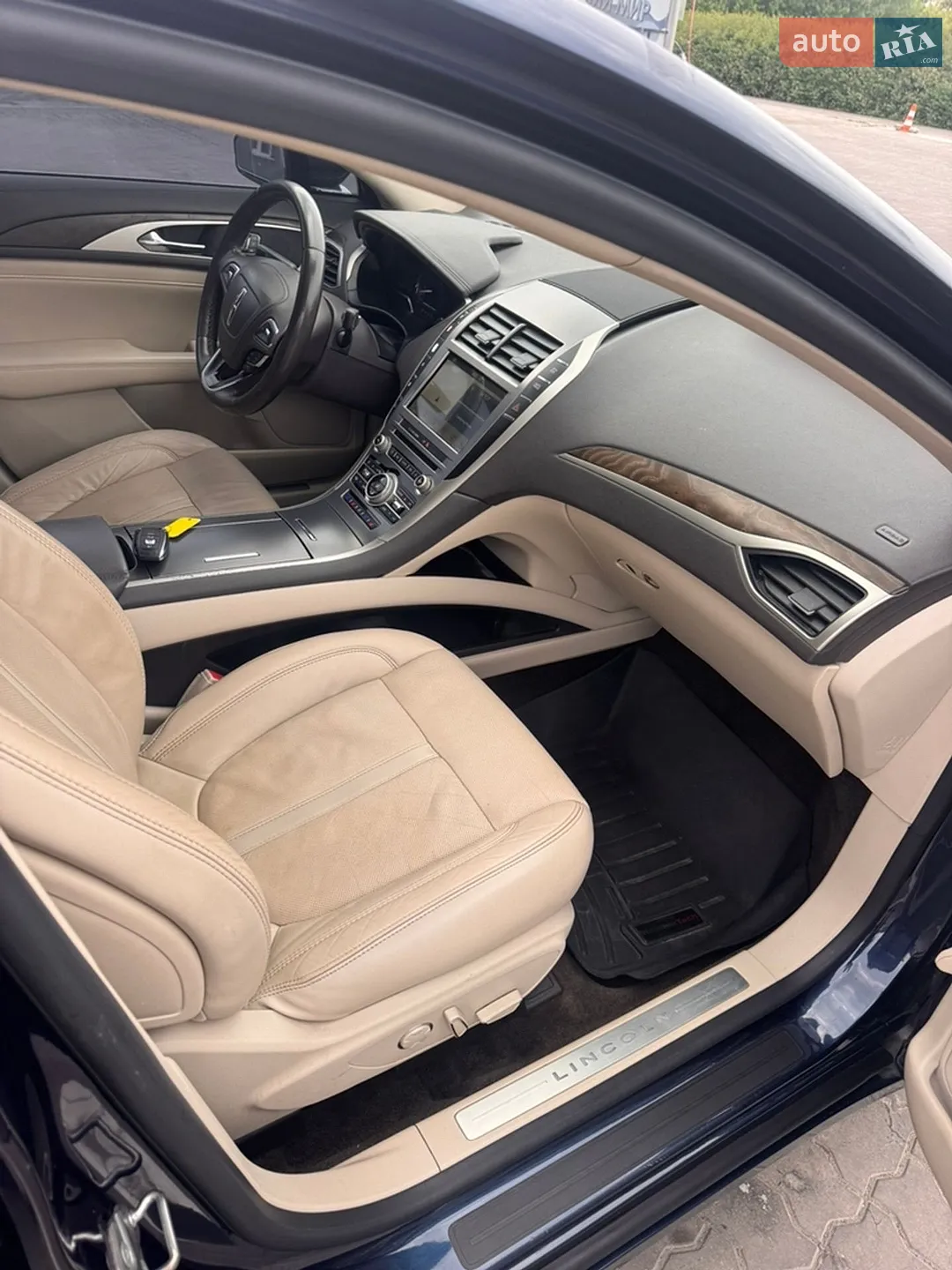 2017 Lincoln MKZ - мініатюра 29
