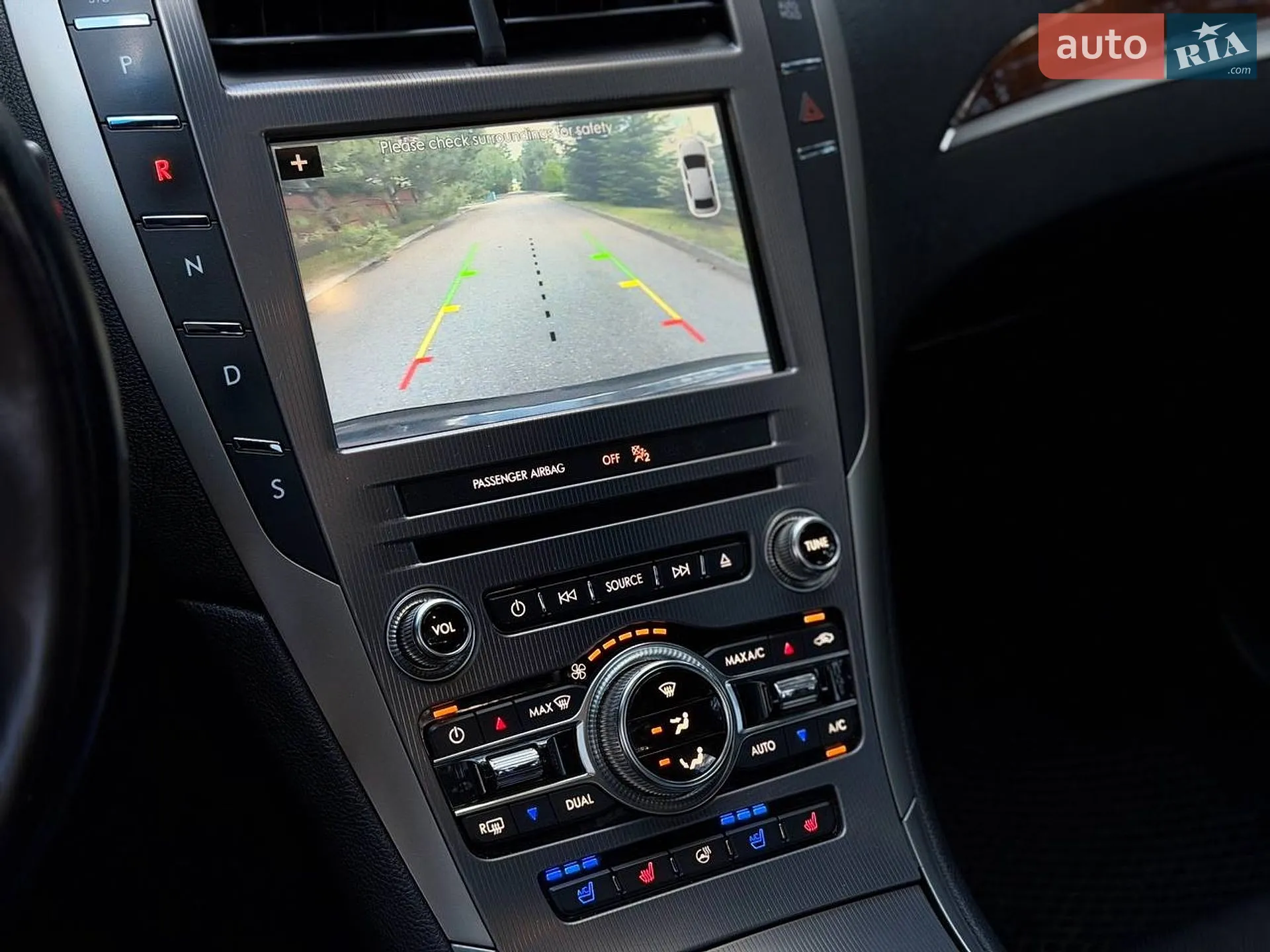 2016 Lincoln MKZ - мініатюра 25