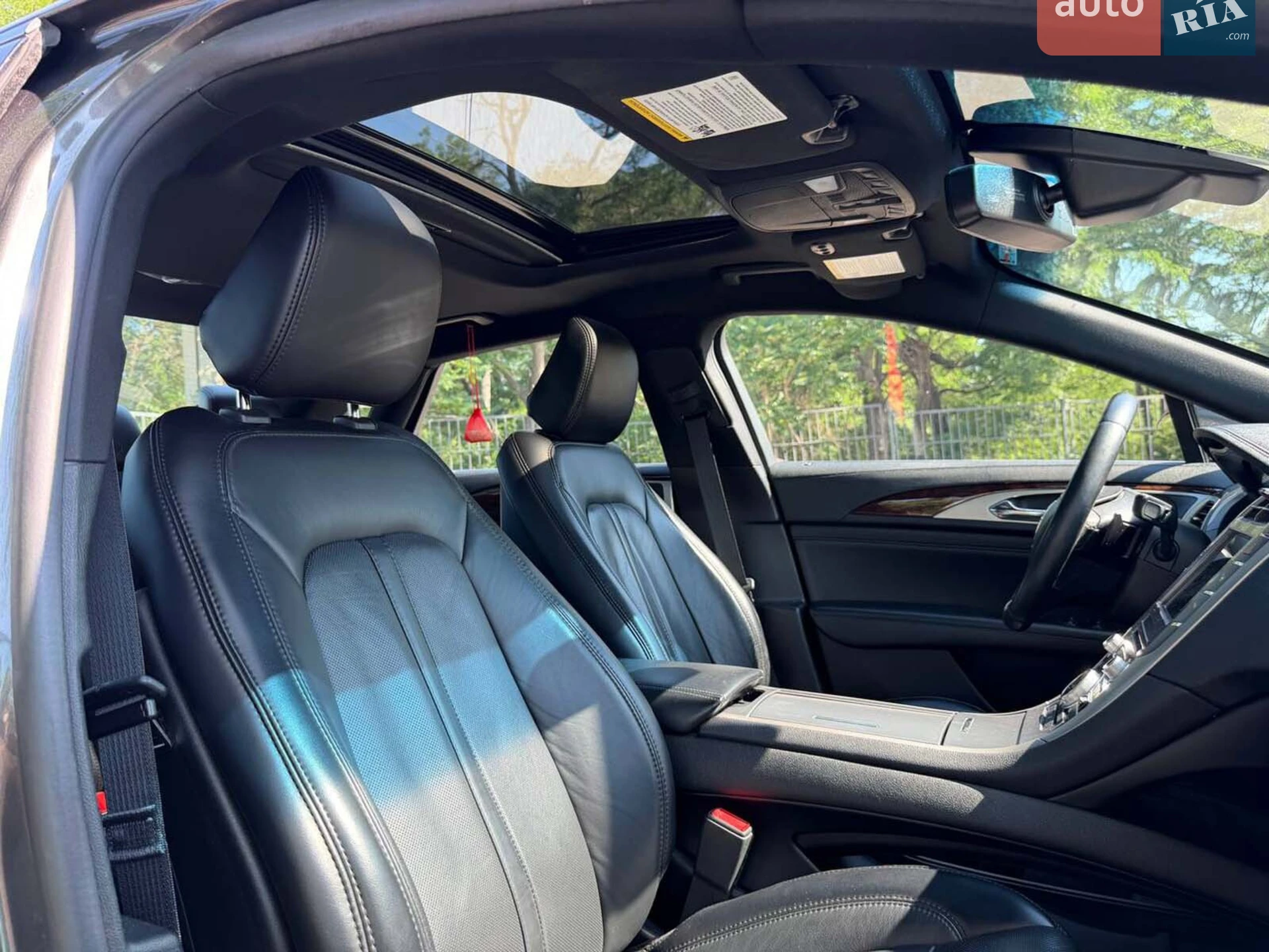 2020 Lincoln MKZ - мініатюра 17