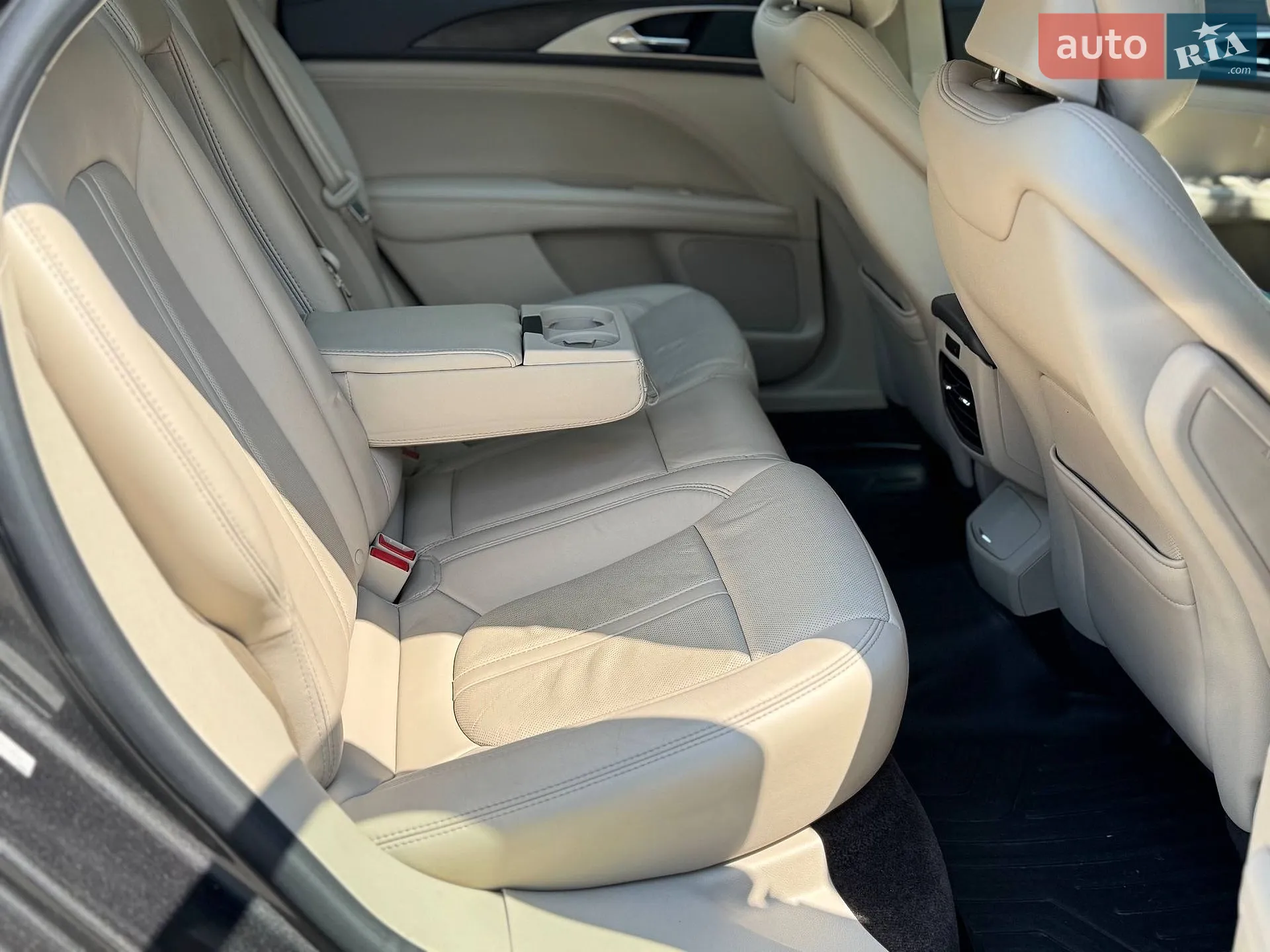 2016 Lincoln MKZ - мініатюра 15
