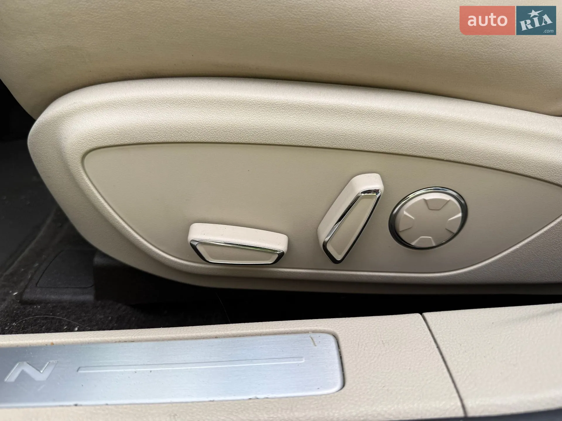 2016 Lincoln MKZ - мініатюра 18