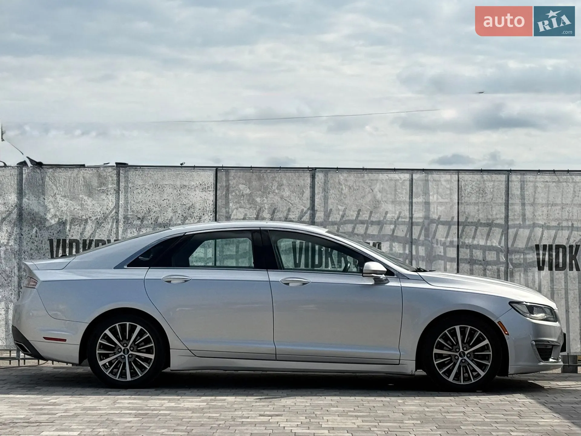 2016 Lincoln MKZ - мініатюра 11