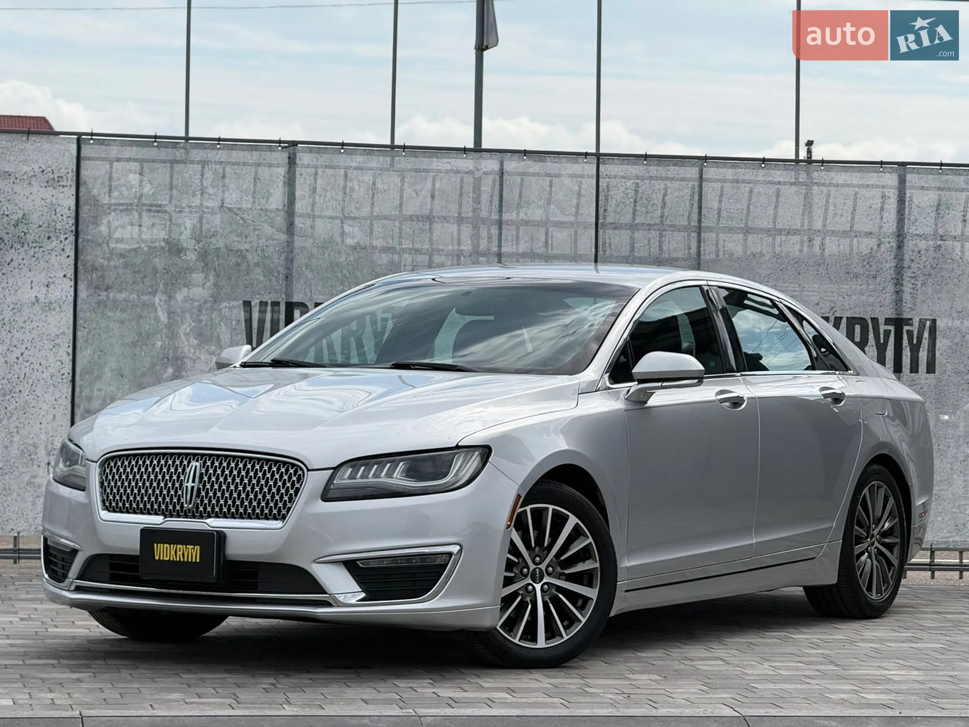 2016 Lincoln MKZ - мініатюра 2