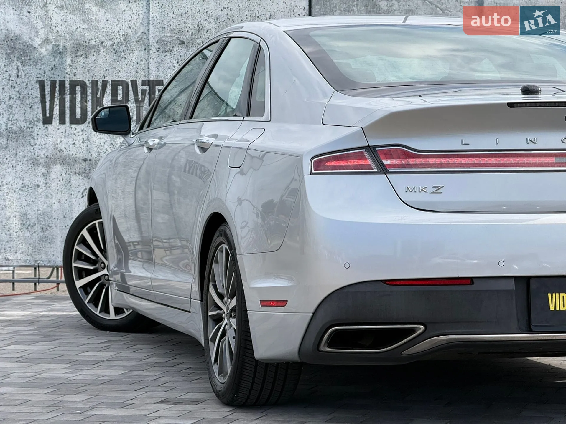 2016 Lincoln MKZ - мініатюра 16