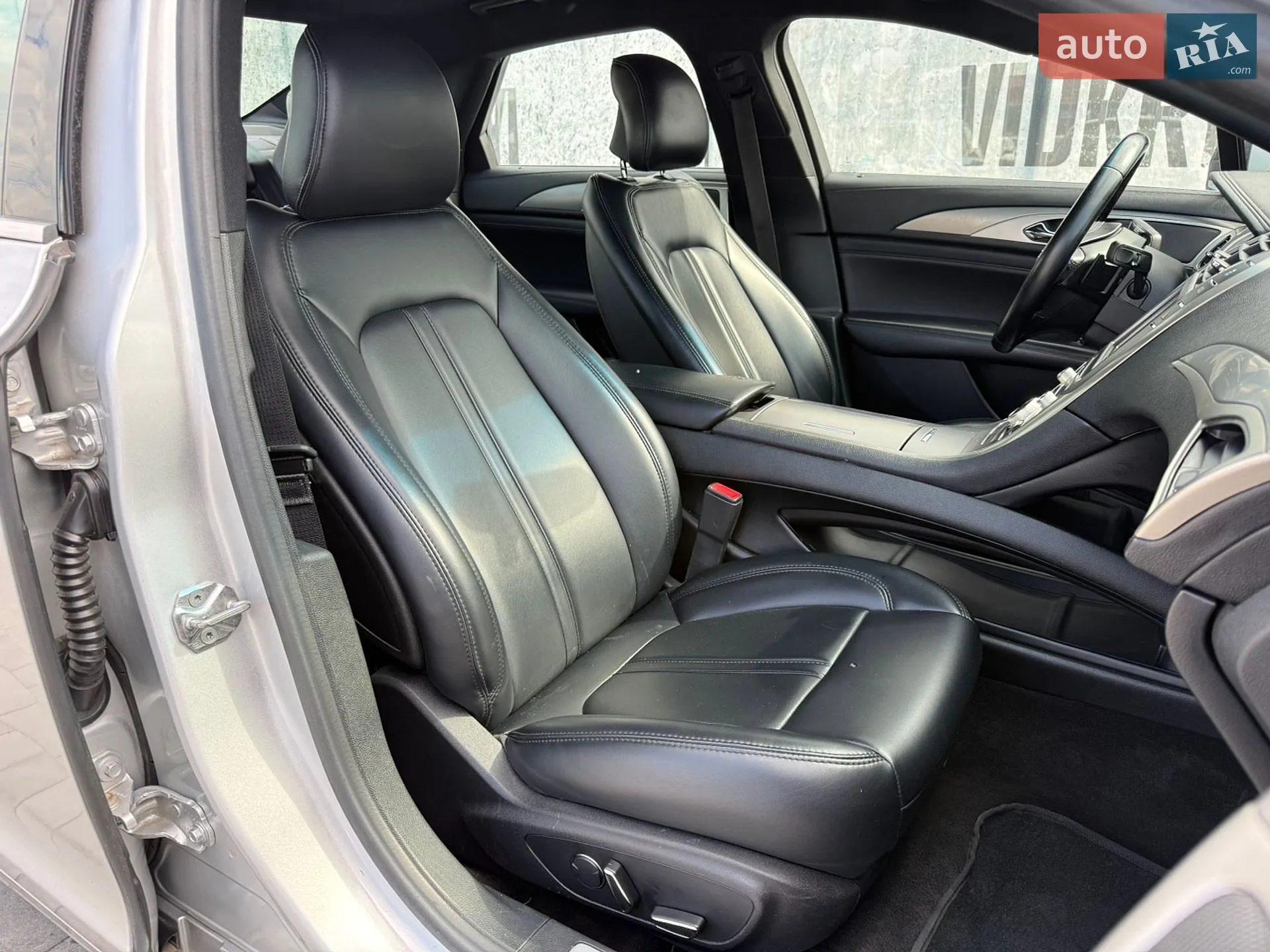 2016 Lincoln MKZ - мініатюра 36