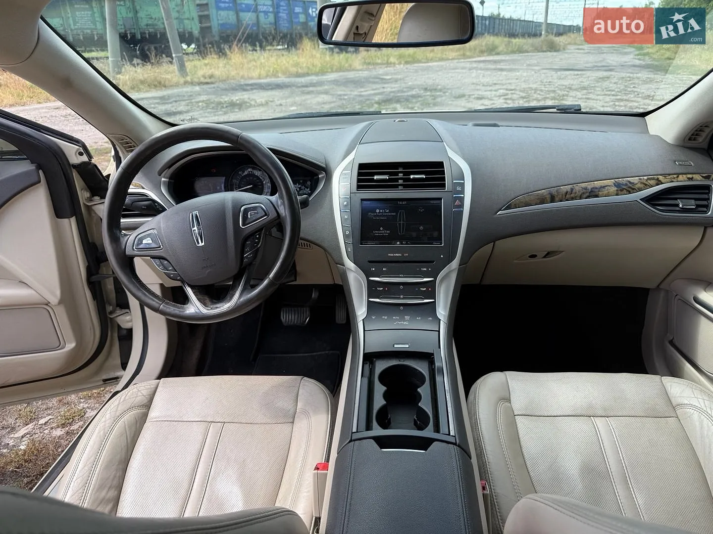 2016 Lincoln MKZ - мініатюра 23