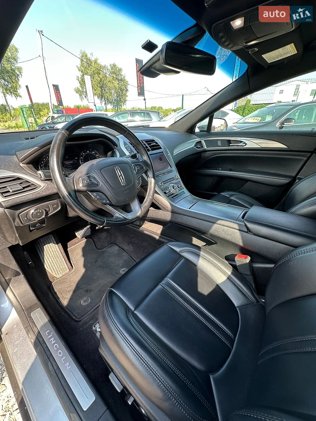 2020 Lincoln MKZ - мініатюра 23