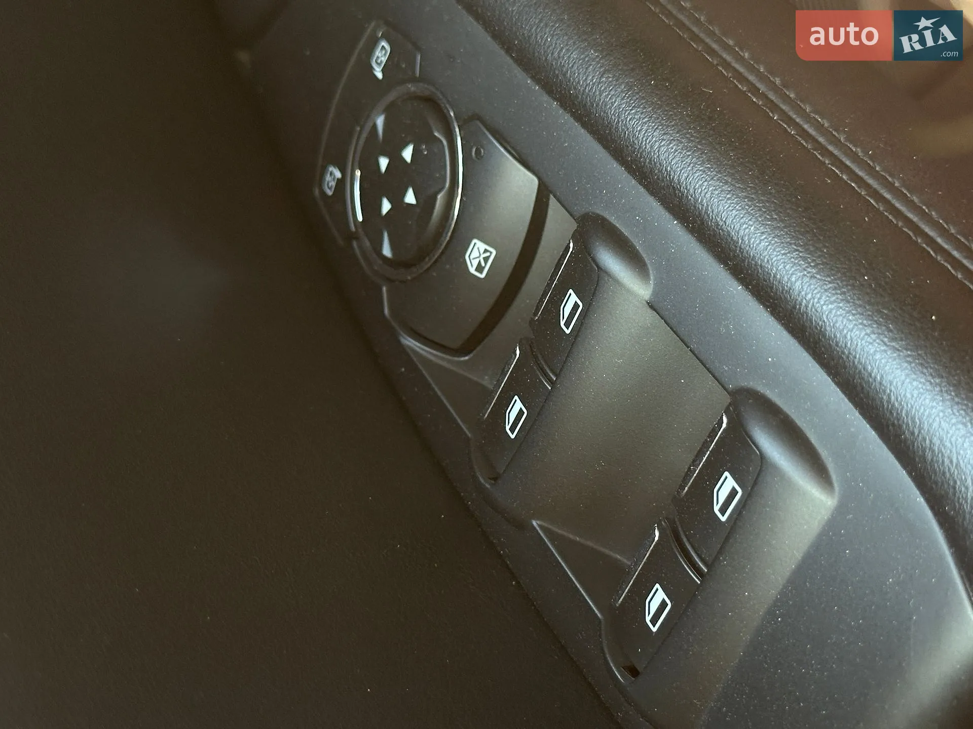 2020 Lincoln MKZ - мініатюра 29