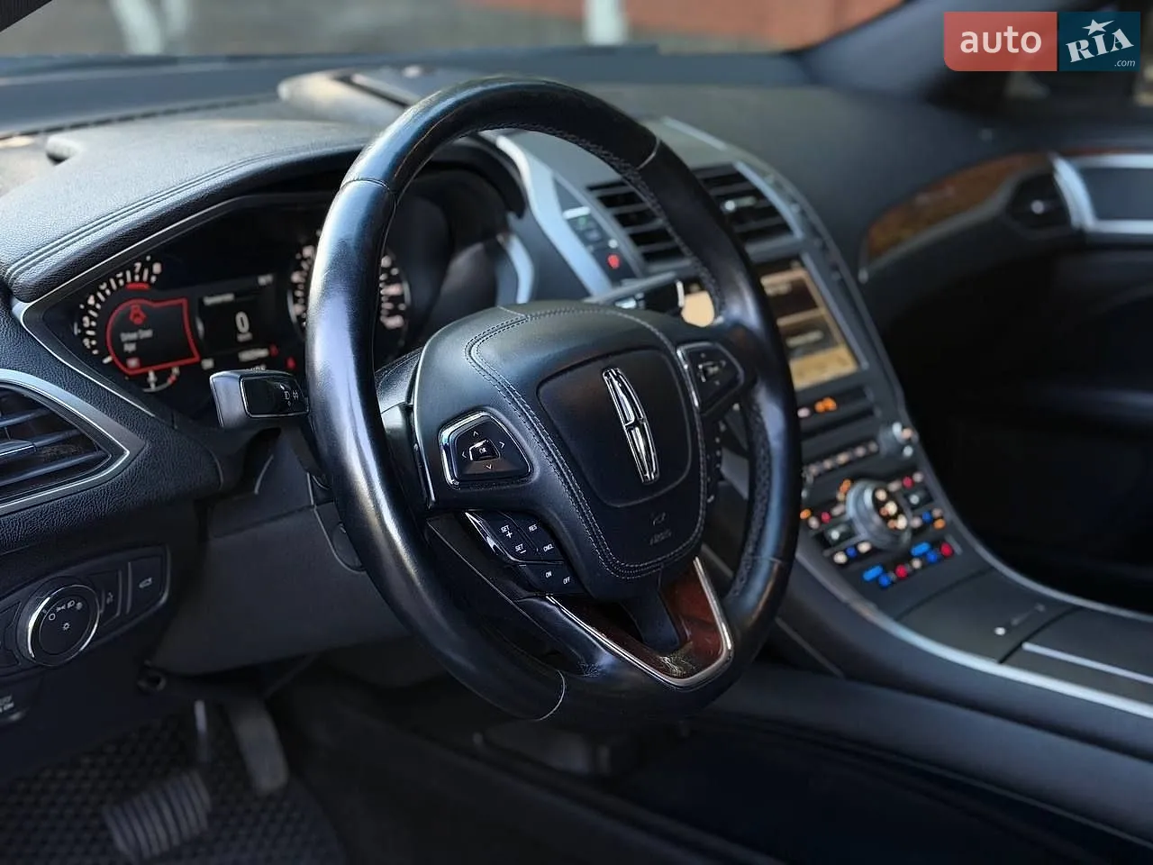 2016 Lincoln MKZ - мініатюра 18