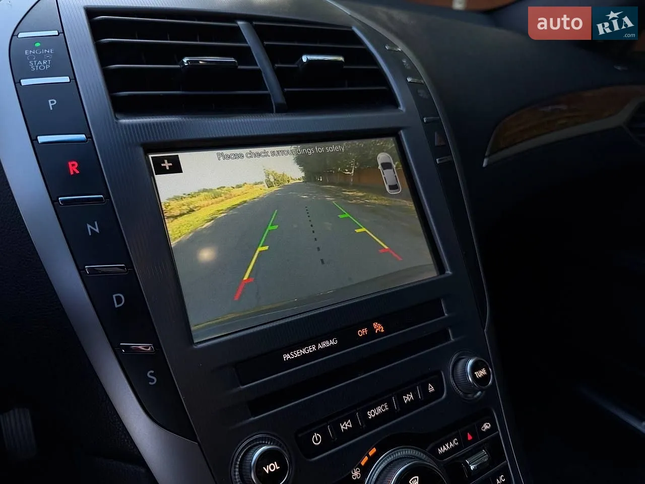2016 Lincoln MKZ - мініатюра 27